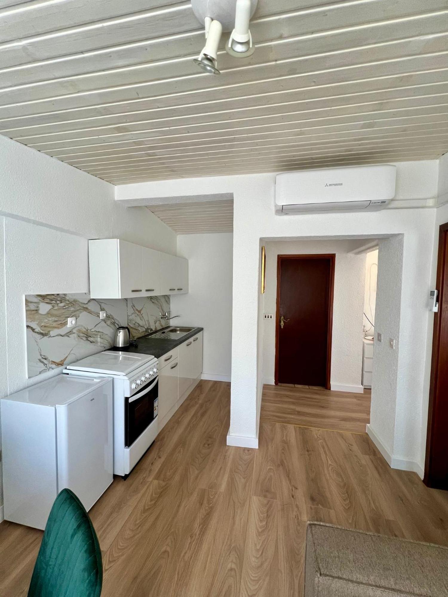 Apartment Jole Ražanj Eksteriør billede