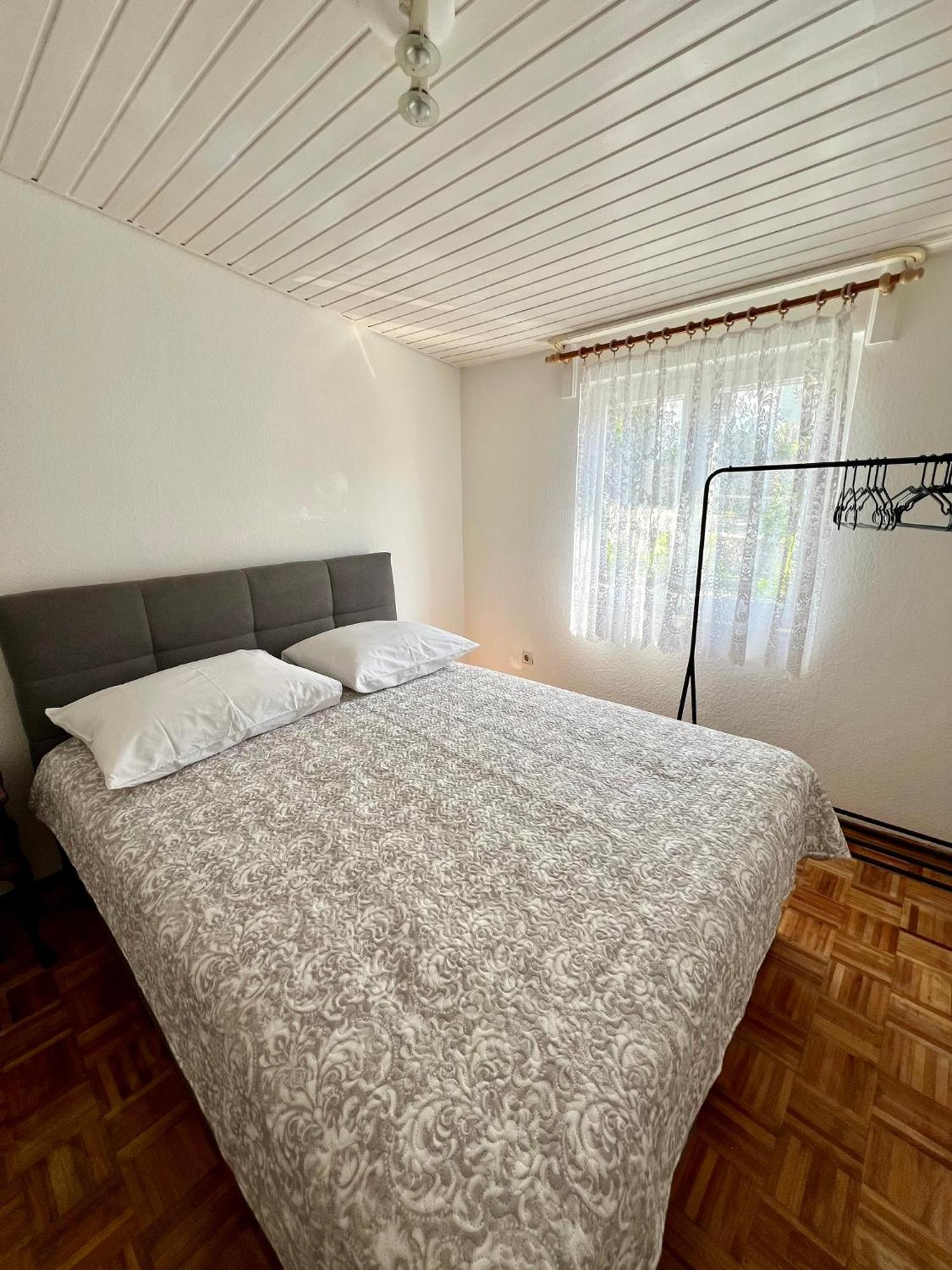 Apartment Jole Ražanj Eksteriør billede